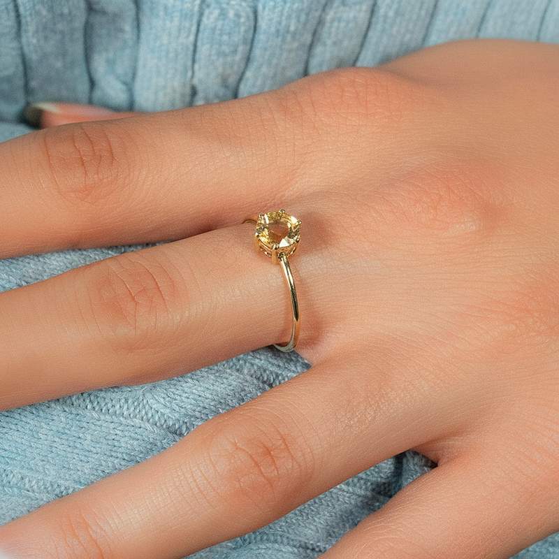 Bague or 375 jaune quartz - vue porté 1