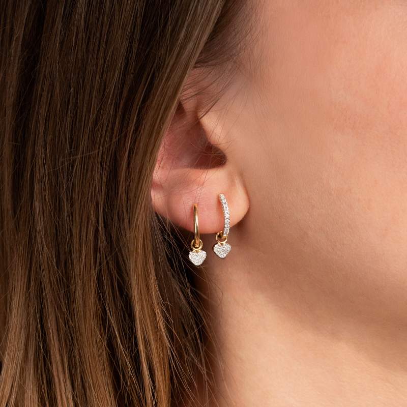 Créoles or 375 jaune coeur diamants - vue porté 2