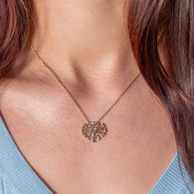 Collier plaqué or jaune arbre de vie et zirconias45cm - vue porté 1
