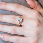 Bague plaqué or jaune et zirconias - vue porté 1