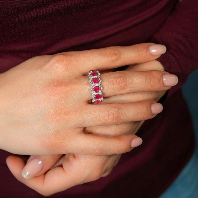 Bague argent 925 pierres synthétiques rouges et zirconias - vue porté 1
