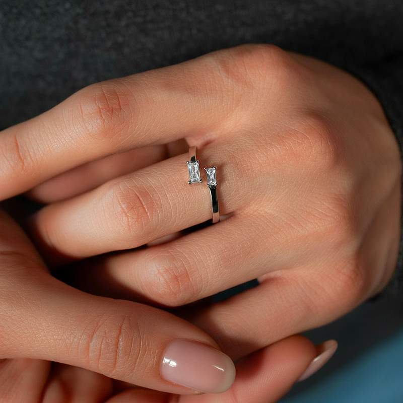 Bague argent 925 et zirconias - vue porté 1