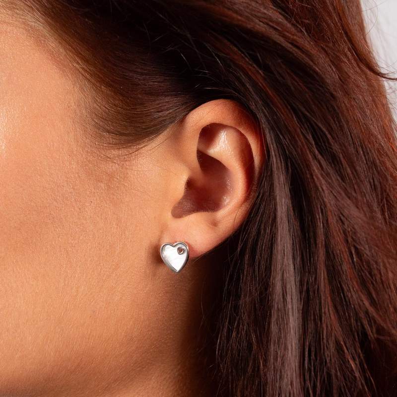 Boucles d'oreilles argent 925 nacres coeurs - vue porté 1