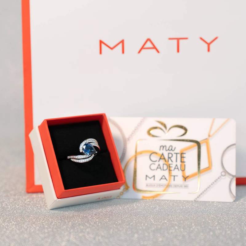 Ring van 925 zilver met blauwe synthetische steen en zirkonia's - afbeelding D1