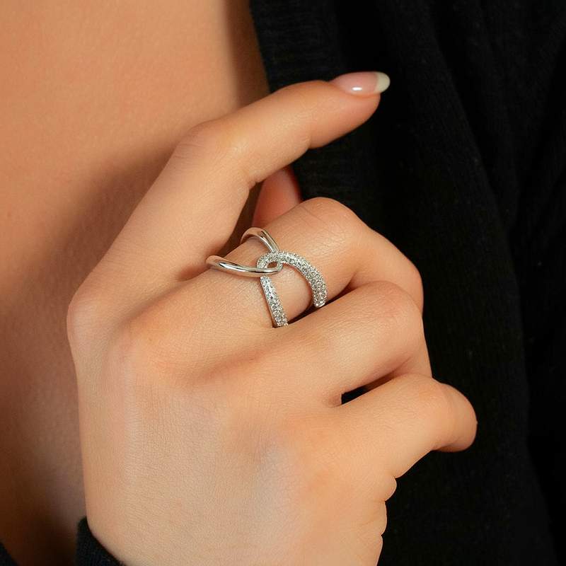 Bague argent 925 et zirconias - vue porté 1