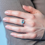 Bague argent 925 pierre synthétique bleue et zirconias - vue porté 1