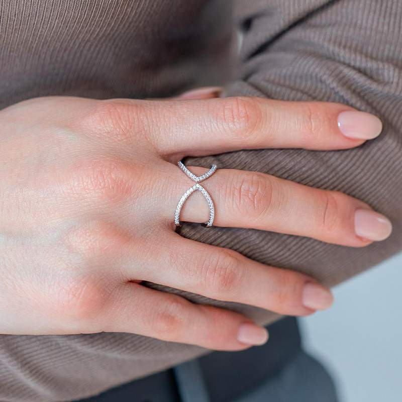 Bague argent 925 et zirconias - vue porté 1