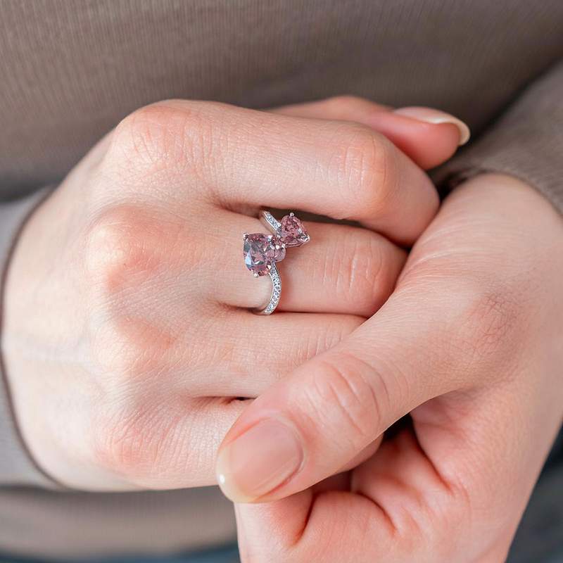 Bague argent 925 zirconias violet et blanc - vue porté 1