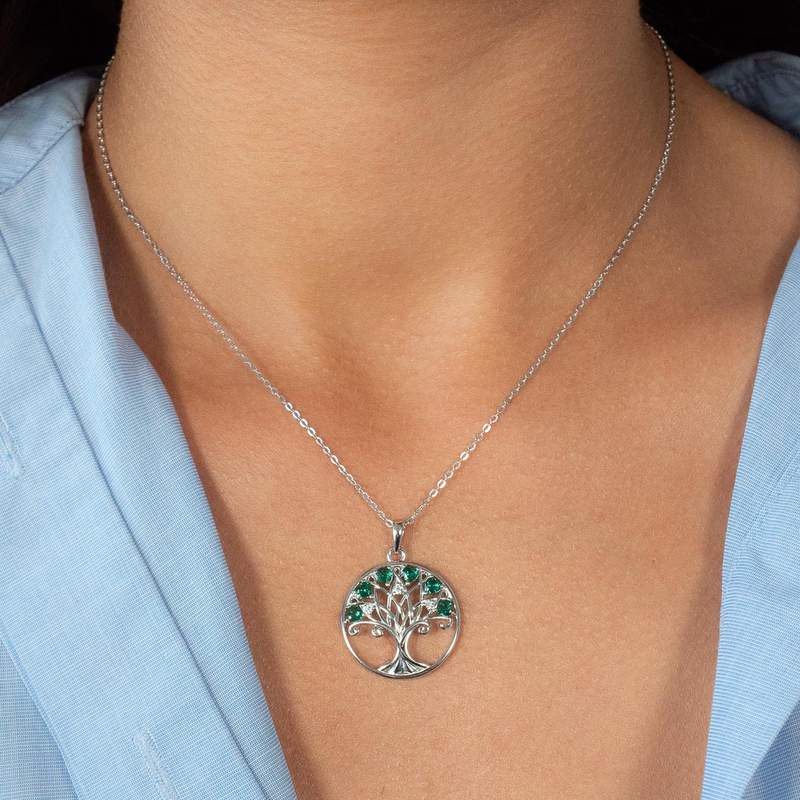 Collier argent 925 et zirconias motif arbre de vie 45cm motif arbre de vie et coeur - vue porté 1