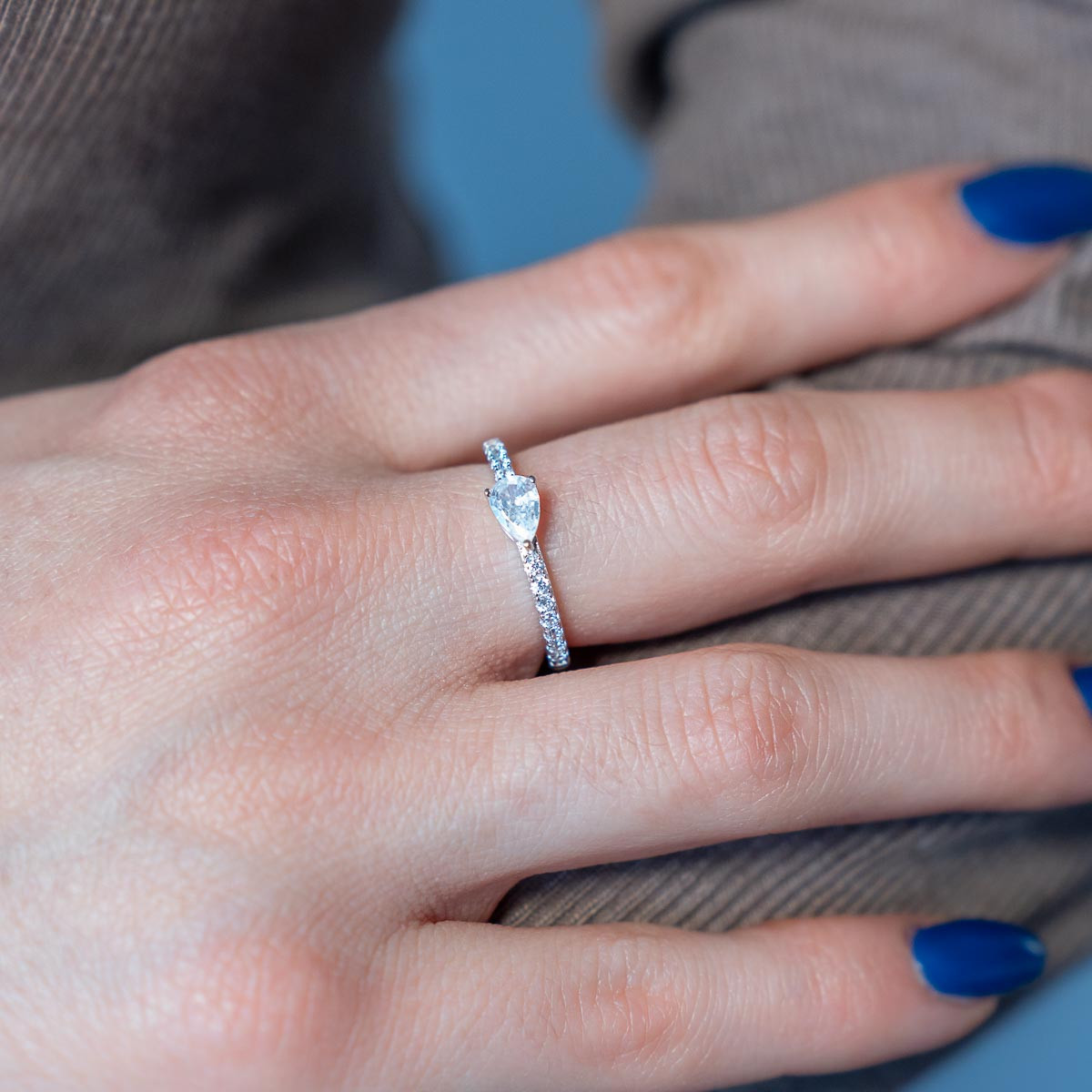 Bague argent 925 et zirconias - vue porté 1
