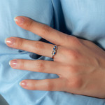 Bague argent 925 pierres imitation bleus et zirconias motif infini - vue porté 1