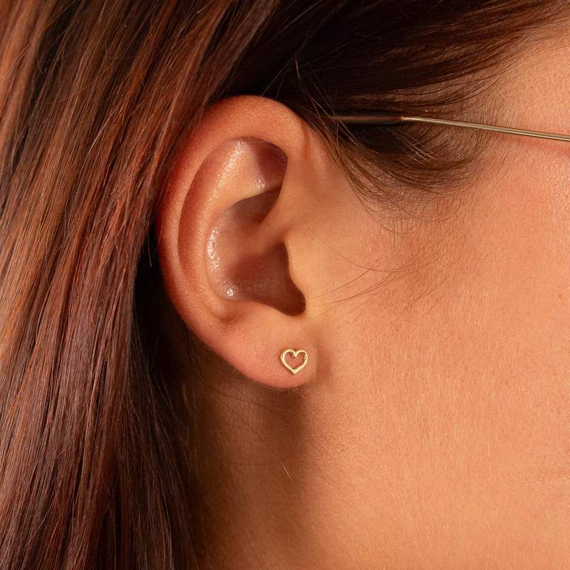 Boucles d'oreilles or 750 jaune coeur - vue porté 1