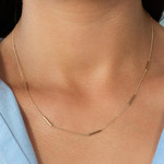 Collier or 750 jaune 45cm - vue porté 1