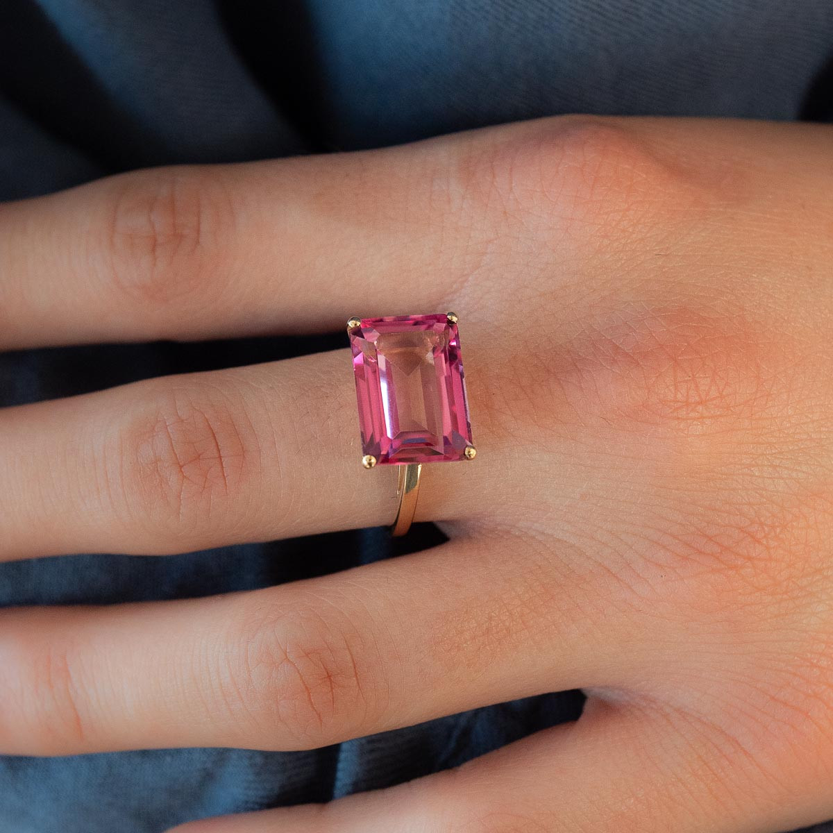 750 yellow gold ring with pink-treated topazes - worn view 1
