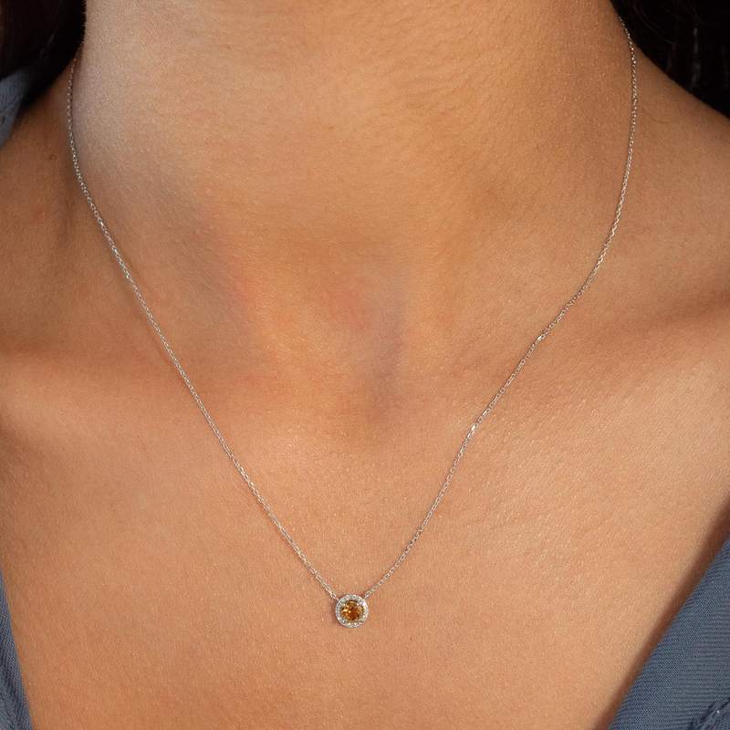 Collier or 375 blanc citrine zirconias 45cm - vue porté 1