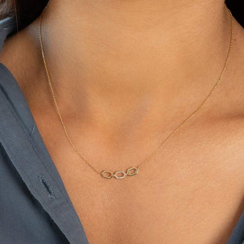 Collier or 375 jaune diamants 43cm - vue porté 1