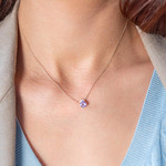 Collier or 375 jaune améthystes et zirconias 43cm - vue porté 1