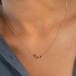 Collier or 375 jaune rubis et zirconias 45cm - vue porté 1