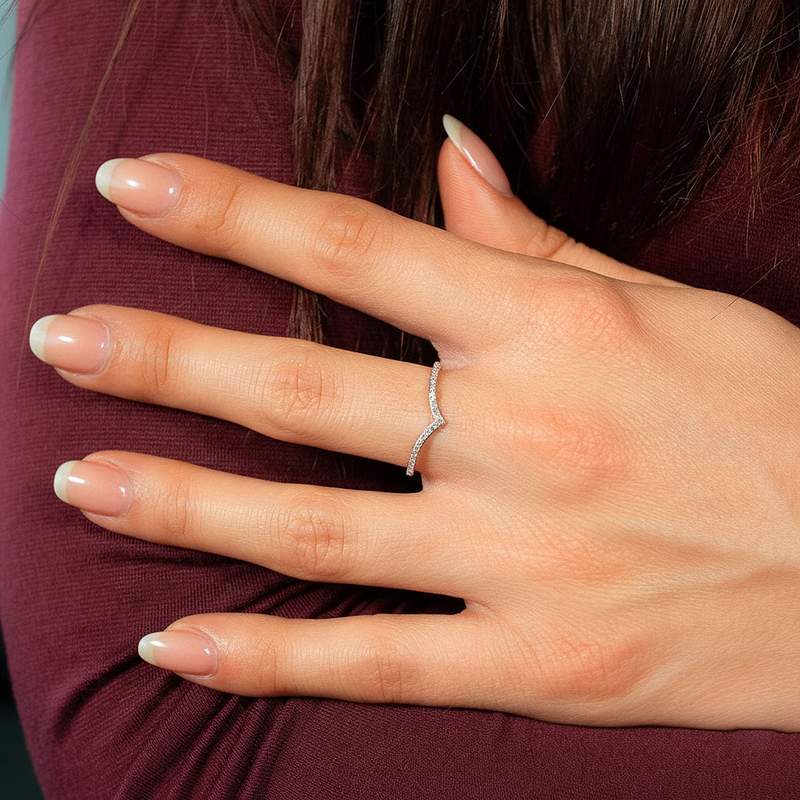 Bague or 750 blanc diamants - vue porté 1