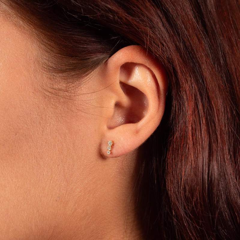 Boucles d'oreilles or 750 2 tons diamants - vue porté 1