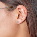 Boucles d'oreilles or 750 blanc diamants - vue porté 1