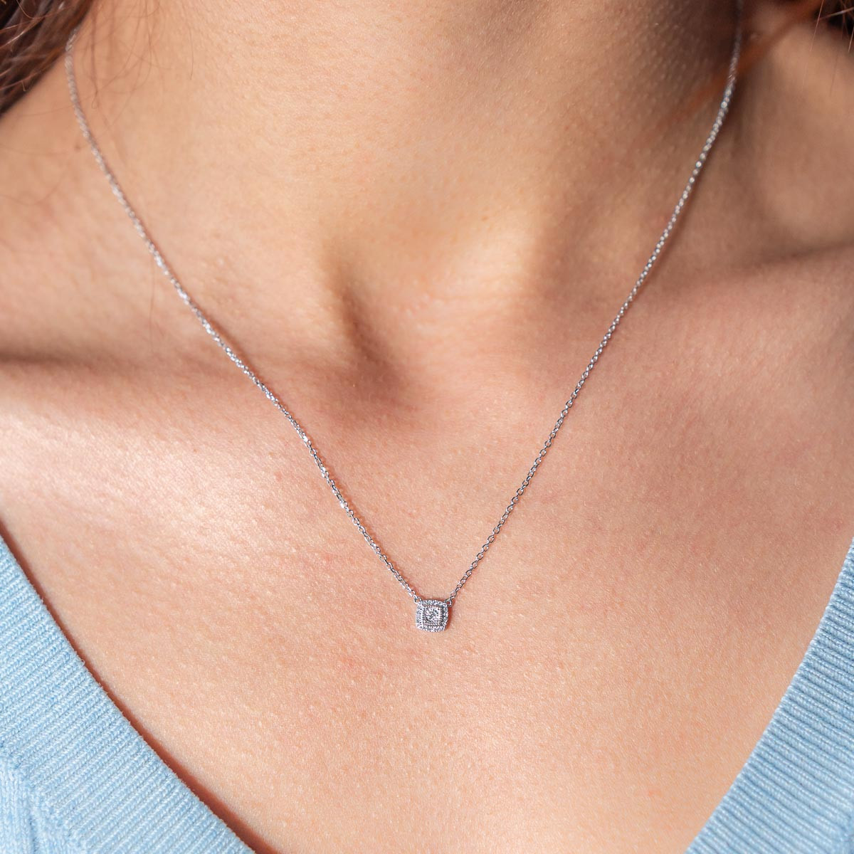 Collier or 750 blanc diamants 45cm - vue porté 1