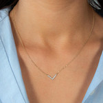 Collier or 750 jaune diamants 45cm - vue porté 1