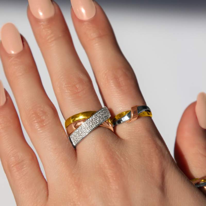 Bague 3 ors 750 noeud - vue porté 1