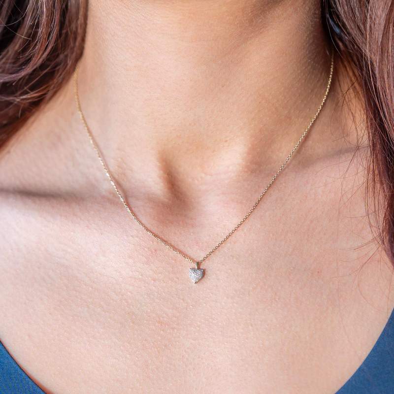 Collier or 750 2 tons diamants 42cm motif coeur - vue porté 1