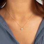 Collier or 750 2 tons diamants 0.045 ct 42cm - vue porté 1