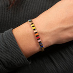 Bracelet élastiques perles japonaises MIYUKI en verre émaillé ton multicolore 17cm - vue porté 1