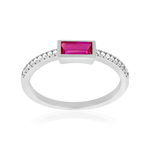 Ring van 925 zilver met rechthoekige rode steen en zirkonia's - afbeelding 1