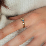 Bague plaqué or zirconia bleu - vue porté 1