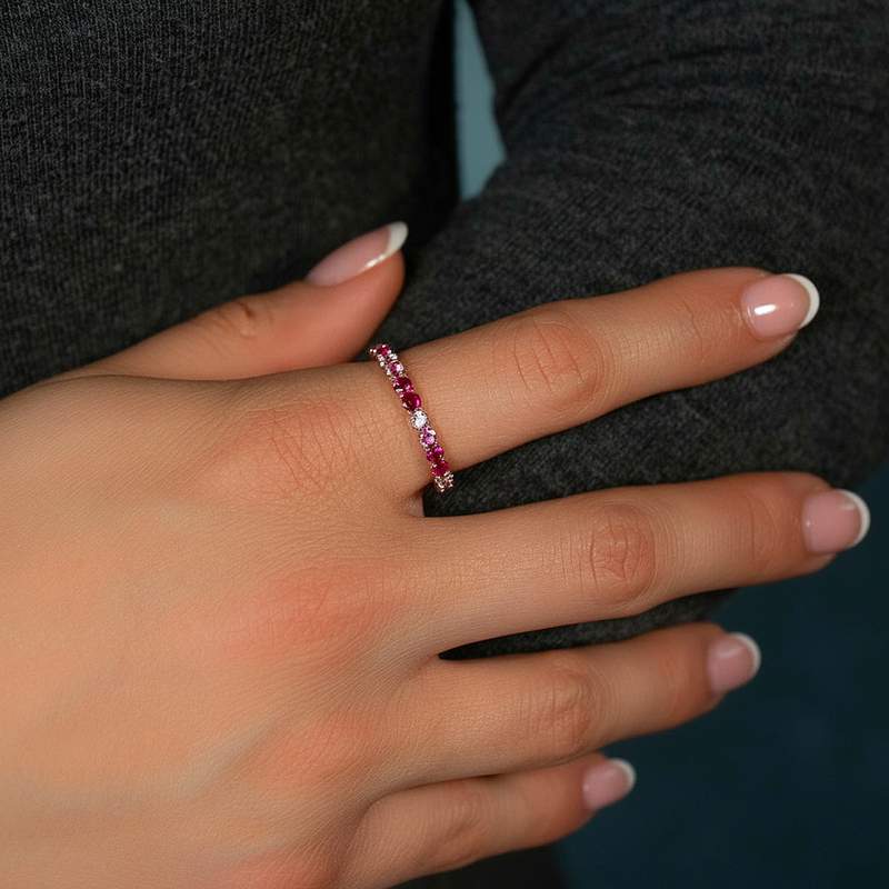 Gold-plated ring with pink zirconias - view worn 1