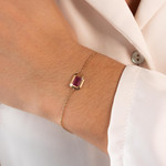 Bracelet plaqué or pierre synthétique rose 18 cm - vue porté 1