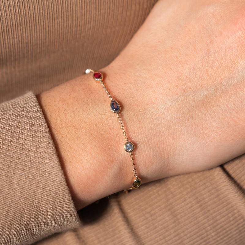 Bracelet plaqué or pierres synthétiques multicolores 18 cm - vue porté 1