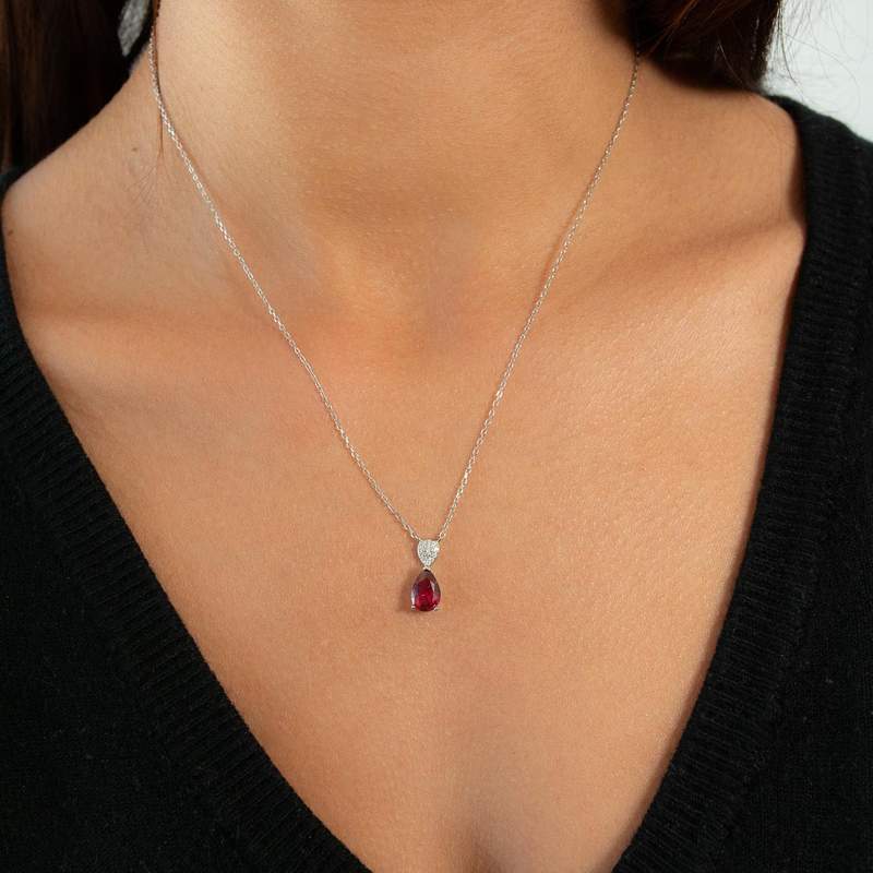 Ketting zilver 925 synthetische steen rood en zirkonia's 45cm - bekijk gedragen 1