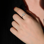 Ring van 925 zilver met Chinese parels en zirkonia's - gedragen 2