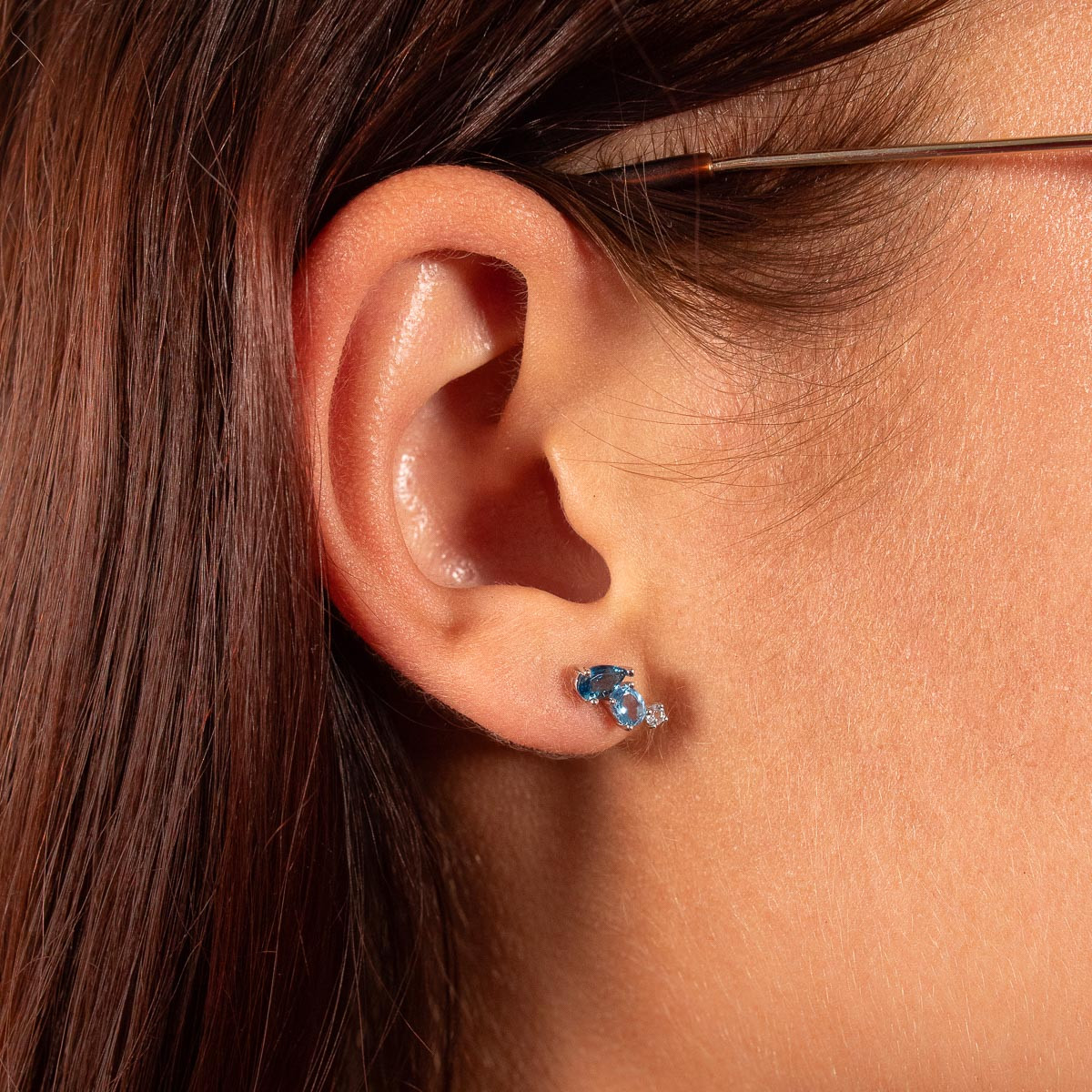 Boucles d'oreilles argent 925 topazes traitées - vue porté 1