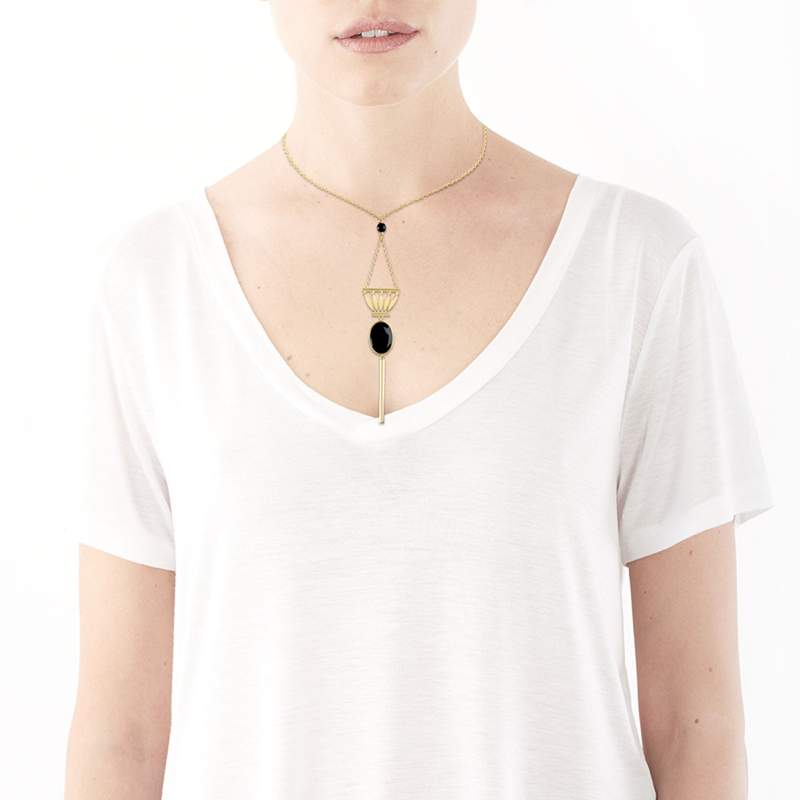 Collier doré acrylique - vue porté 1