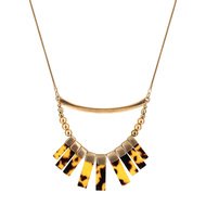 Collier fantaisie resine 72 à 78 cm