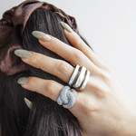 Bague acier triple ajourée - vue porté 1