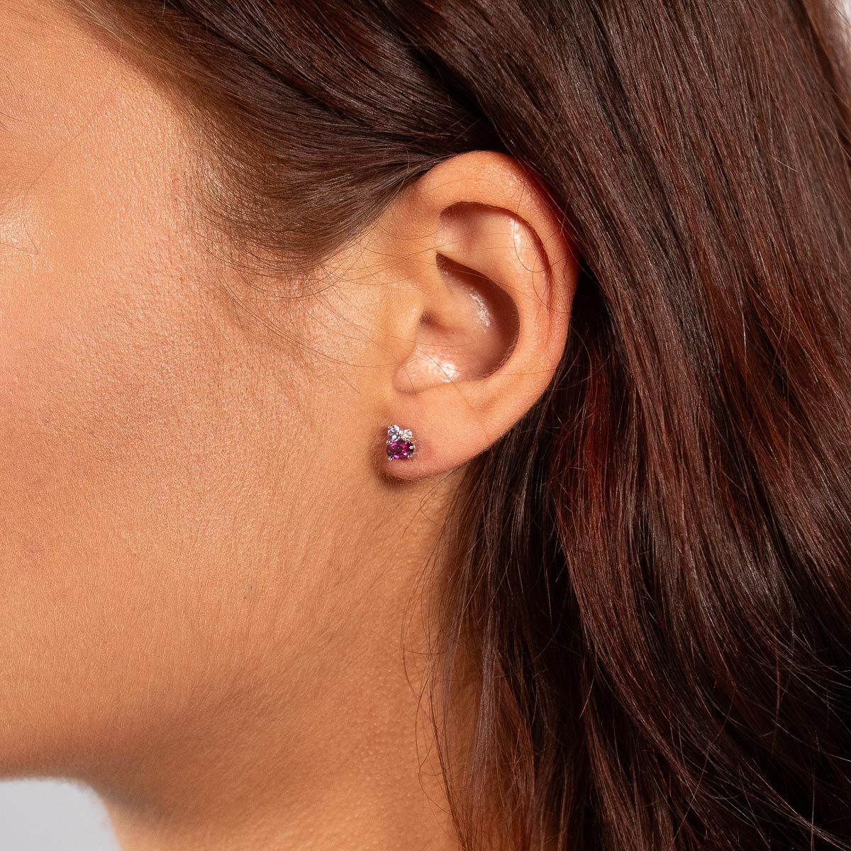 Boucles d'oreilles argent 925 grenats rhodolite améthystes et topazes blanches - vue porté 1