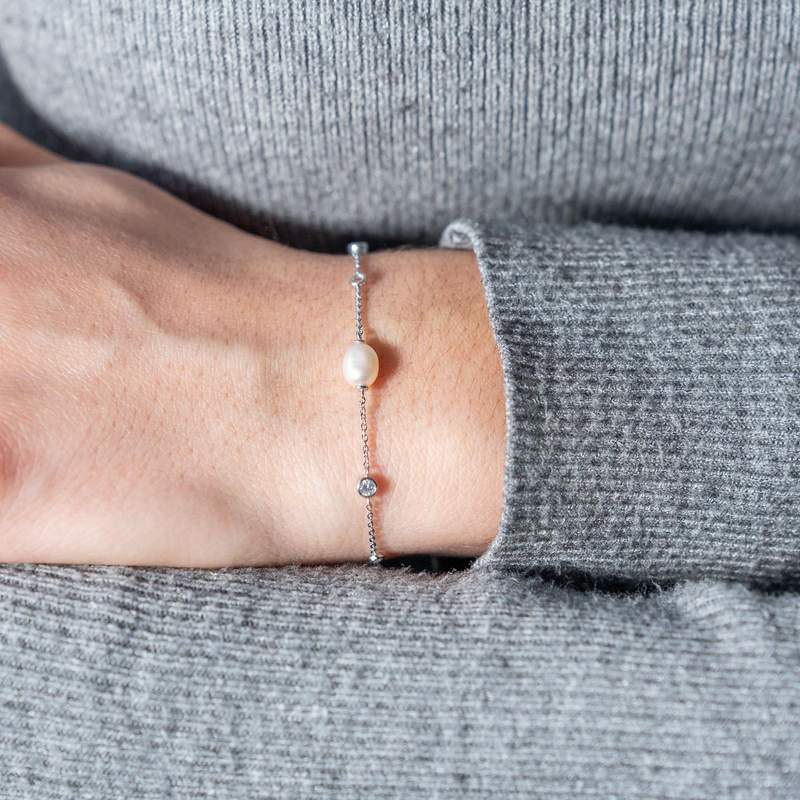 Bracelet argent 925 perles de Chine et zirconias 19cm - vue porté 1