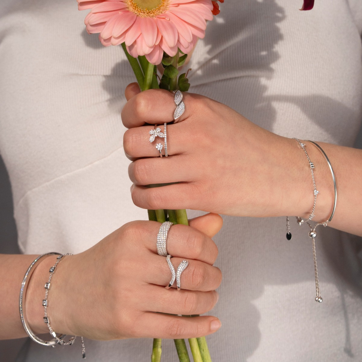 Bague argent 925 et zirconias - vue porté 1