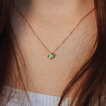 Collier or 375 jaune péridot 0.70ct 45cm - vue porté 1