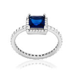 Zilveren ring met blauwe en witte zirkonia's - afbeelding 1