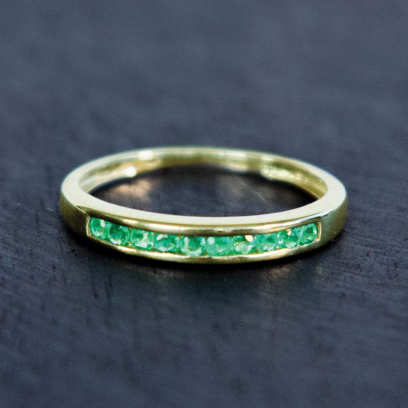 Bague or 375 jaune émeraudes - vue D1