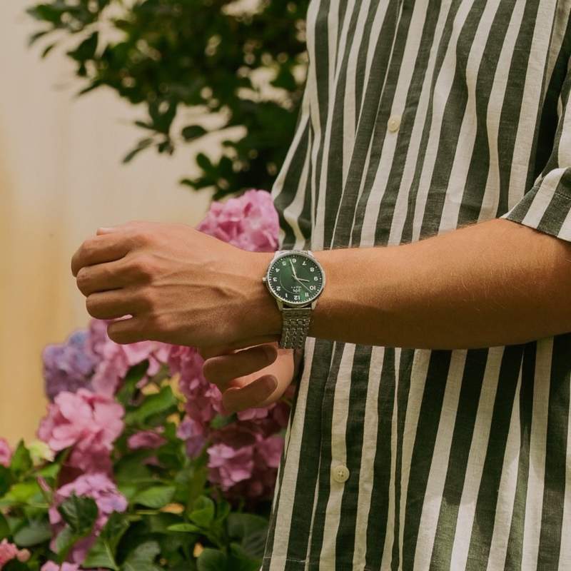 Montre MATY homme, bracelet acier inoxydable - vue porté 2