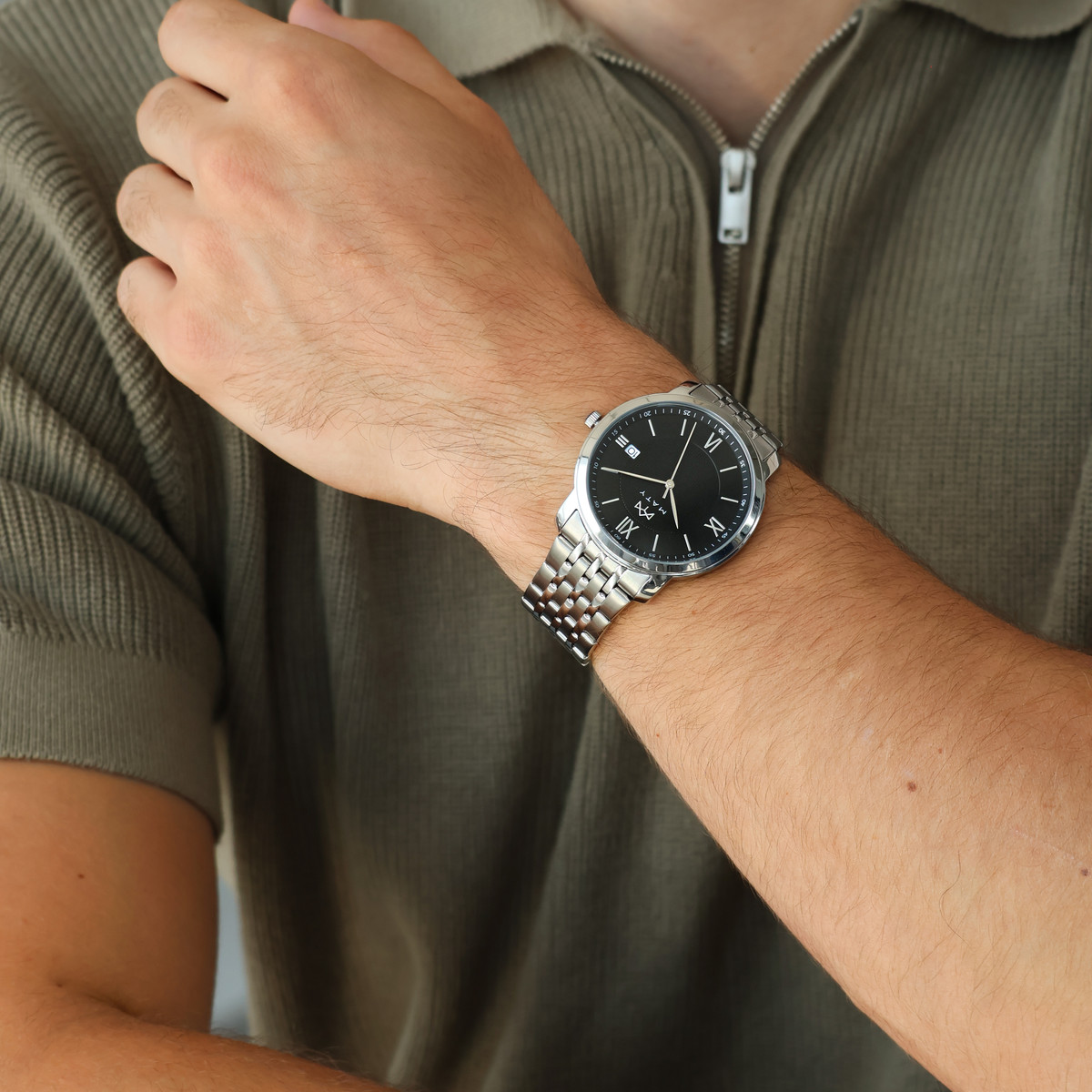 Montre MATY homme, bracelet acier inoxydable - vue porté 1